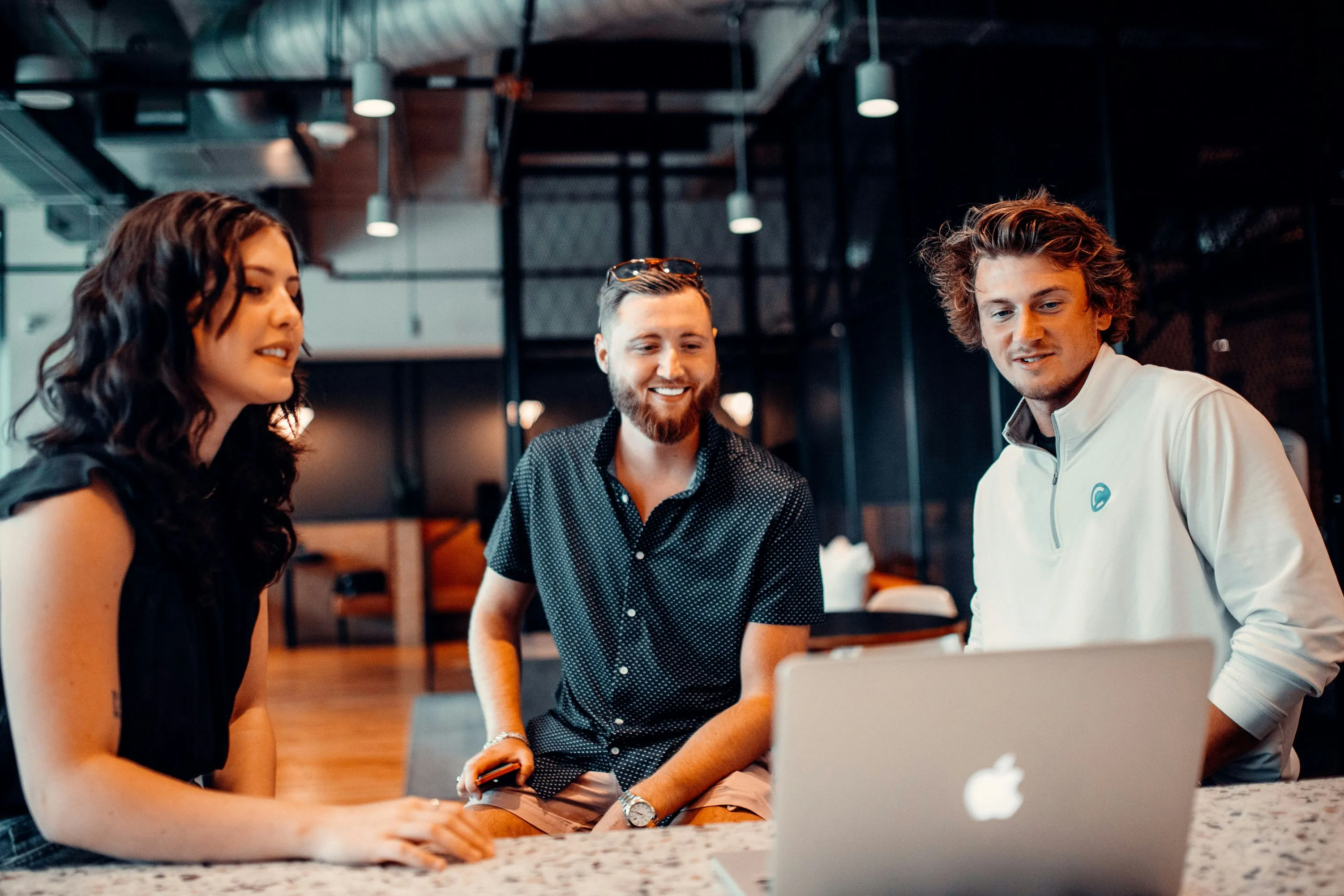 Mengapa Indonesia Membutuhkan Platform Digital untuk Mempermudah Proses Jual Beli Bisnis